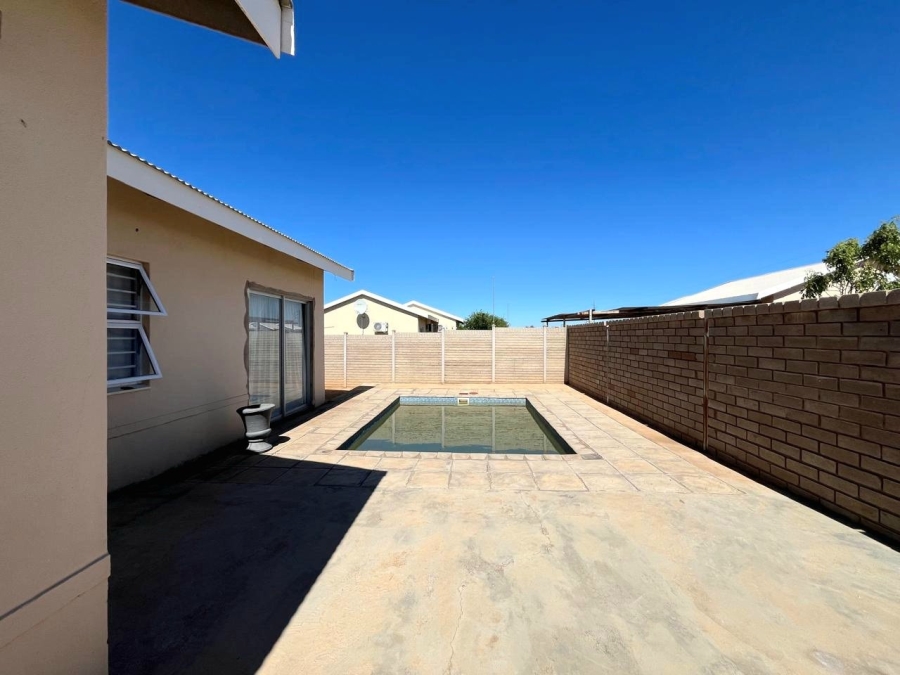 3 Bedroom Property for Sale in Flora Park Northern Cape